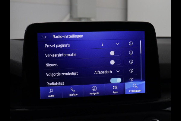 Ford Focus 1.5 EcoBoost ST Line | Trekhaak | Stoel & Stuurverwarming | Keyless | Carplay | Climate control | Parkeerhulp | Full LED | Cruise control | Navigatie | Bluetooth | Getint glas