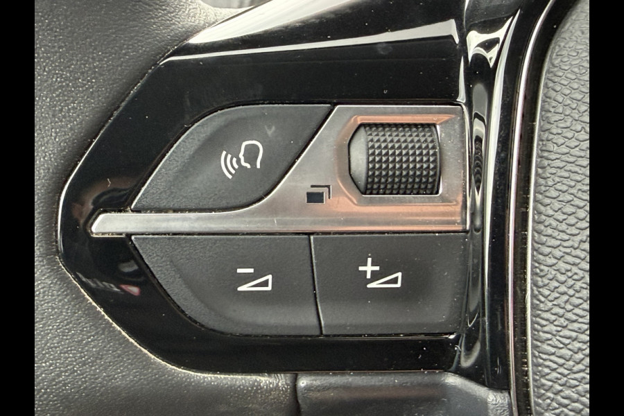Peugeot 208 100pk Allure (Camera - LED - Navigatie - Apple Carplay - Automatische Airco - Parkeersensoren)