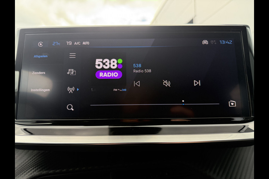 Peugeot 208 100pk Allure (Camera - LED - Navigatie - Apple Carplay - Automatische Airco - Parkeersensoren)