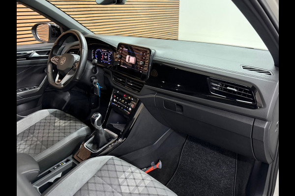 Volkswagen T-Roc 1.5 TSI R-Line Business | IQ.Light Matrix LED | ACC | Digital Cockpit Pro | Camera | Park Assist | Black Style