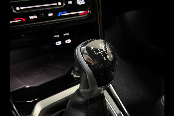 Volkswagen T-Roc 1.5 TSI R-Line Business | IQ.Light Matrix LED | ACC | Digital Cockpit Pro | Camera | Park Assist | Black Style