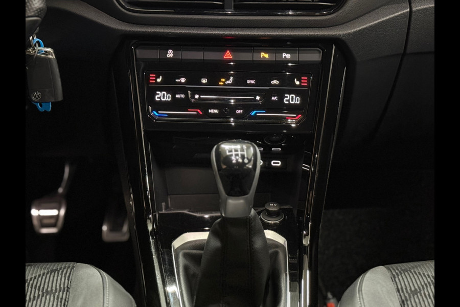 Volkswagen T-Roc 1.5 TSI R-Line Business | IQ.Light Matrix LED | ACC | Digital Cockpit Pro | Camera | Park Assist | Black Style
