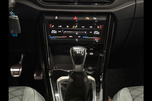 Volkswagen T-Roc 1.5 TSI R-Line Business | IQ.Light Matrix LED | ACC | Digital Cockpit Pro | Camera | Park Assist | Black Style