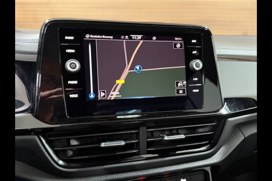 Volkswagen T-Roc 1.5 TSI R-Line Business | IQ.Light Matrix LED | ACC | Digital Cockpit Pro | Camera | Park Assist | Black Style