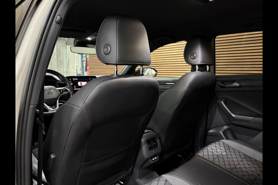 Volkswagen T-Roc 1.5 TSI R-Line Business | IQ.Light Matrix LED | ACC | Digital Cockpit Pro | Camera | Park Assist | Black Style