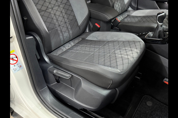 Volkswagen T-Roc 1.5 TSI R-Line Business | IQ.Light Matrix LED | ACC | Digital Cockpit Pro | Camera | Park Assist | Black Style