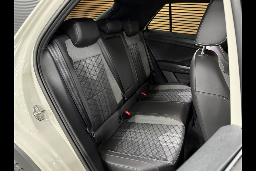 Volkswagen T-Roc 1.5 TSI R-Line Business | IQ.Light Matrix LED | ACC | Digital Cockpit Pro | Camera | Park Assist | Black Style