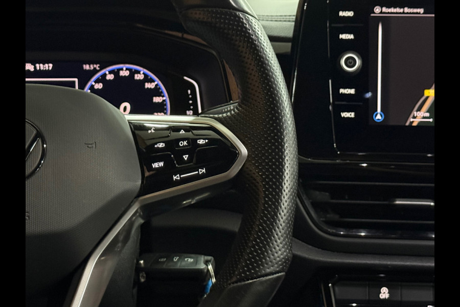 Volkswagen T-Roc 1.5 TSI R-Line Business | IQ.Light Matrix LED | ACC | Digital Cockpit Pro | Camera | Park Assist | Black Style