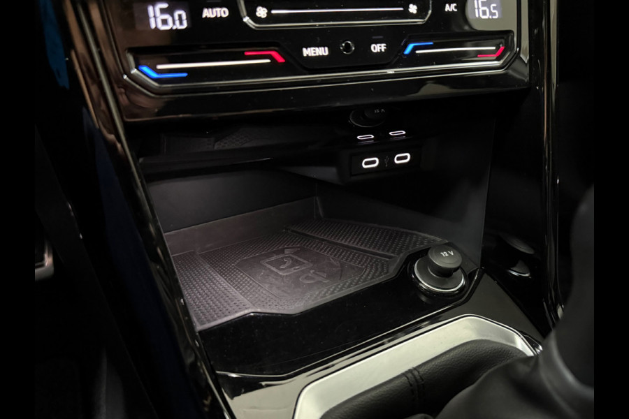 Volkswagen T-Roc 1.5 TSI R-Line Business | IQ.Light Matrix LED | ACC | Digital Cockpit Pro | Camera | Park Assist | Black Style