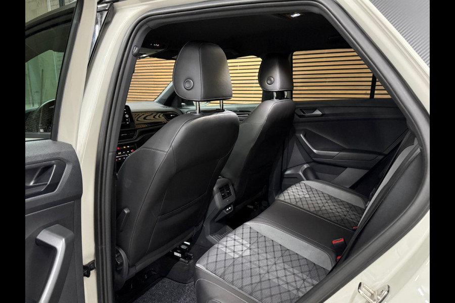 Volkswagen T-Roc 1.5 TSI R-Line Business | IQ.Light Matrix LED | ACC | Digital Cockpit Pro | Camera | Park Assist | Black Style