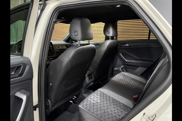 Volkswagen T-Roc 1.5 TSI R-Line Business | IQ.Light Matrix LED | ACC | Digital Cockpit Pro | Camera | Park Assist | Black Style