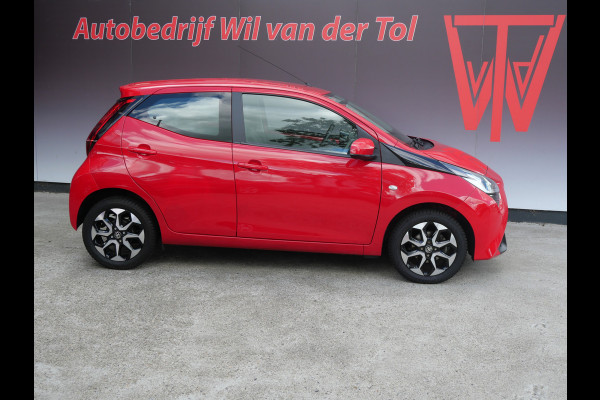 Toyota Aygo 1.0 VVT-i X-PLAY | CAMERA | CARPLAY | NAVIGATIE | ALL-SEASON | APK 03-2027!!
