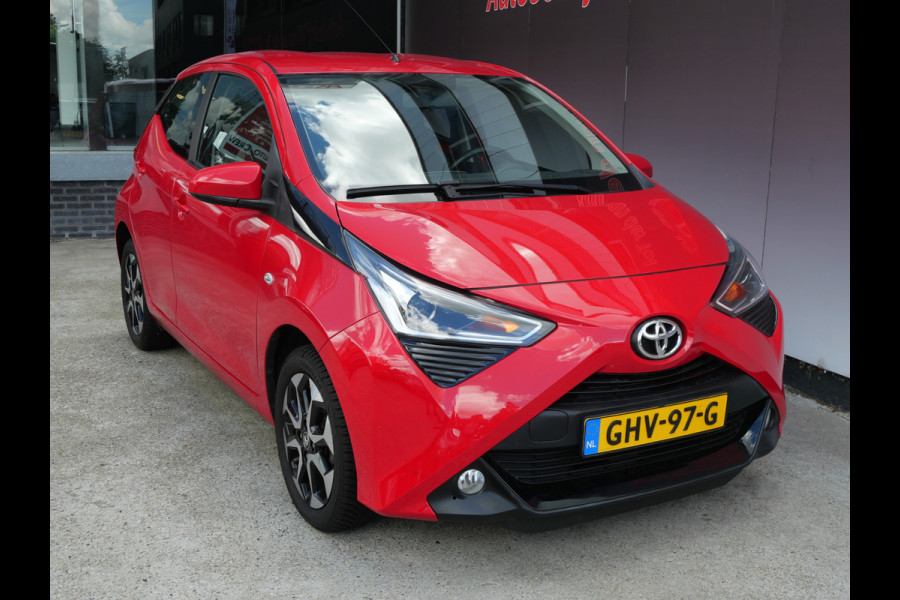 Toyota Aygo 1.0 VVT-i X-PLAY | CAMERA | CARPLAY | NAVIGATIE | ALL-SEASON | APK 03-2027!!