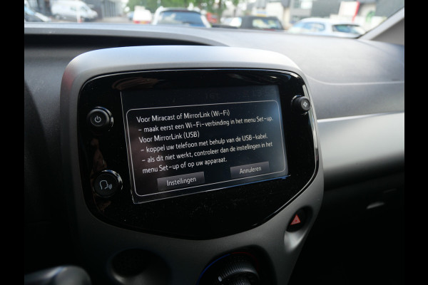 Toyota Aygo 1.0 VVT-i X-PLAY | CAMERA | CARPLAY | NAVIGATIE | ALL-SEASON | APK 03-2027!!