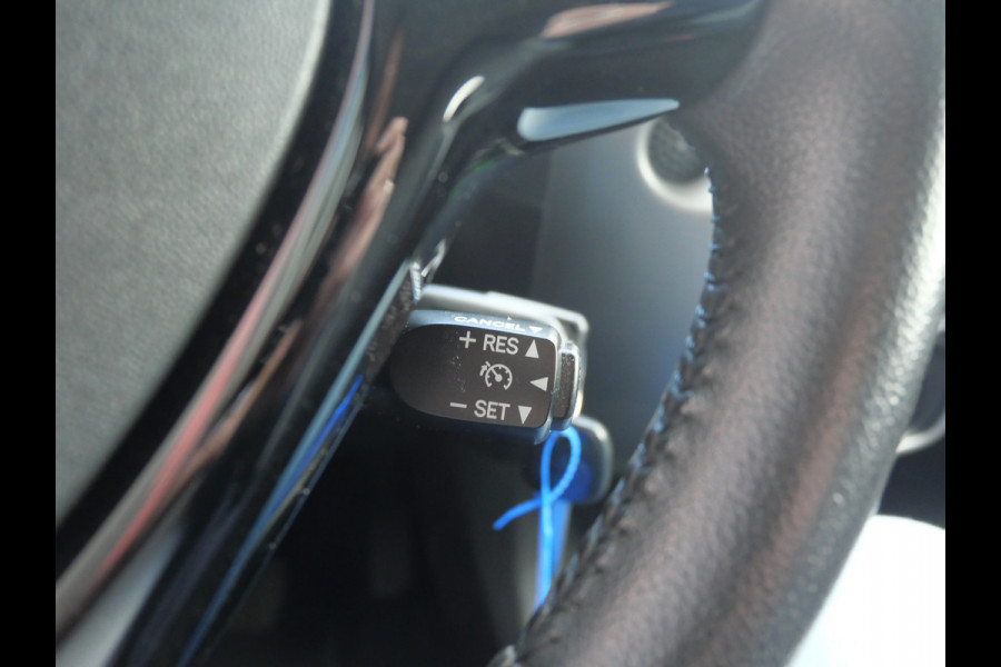 Toyota Aygo 1.0 VVT-i X-PLAY | CAMERA | CARPLAY | NAVIGATIE | ALL-SEASON | APK 03-2027!!