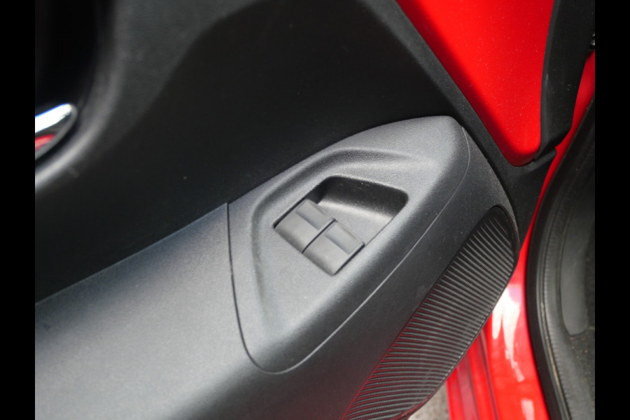 Toyota Aygo 1.0 VVT-i X-PLAY | CAMERA | CARPLAY | NAVIGATIE | ALL-SEASON | APK 03-2027!!