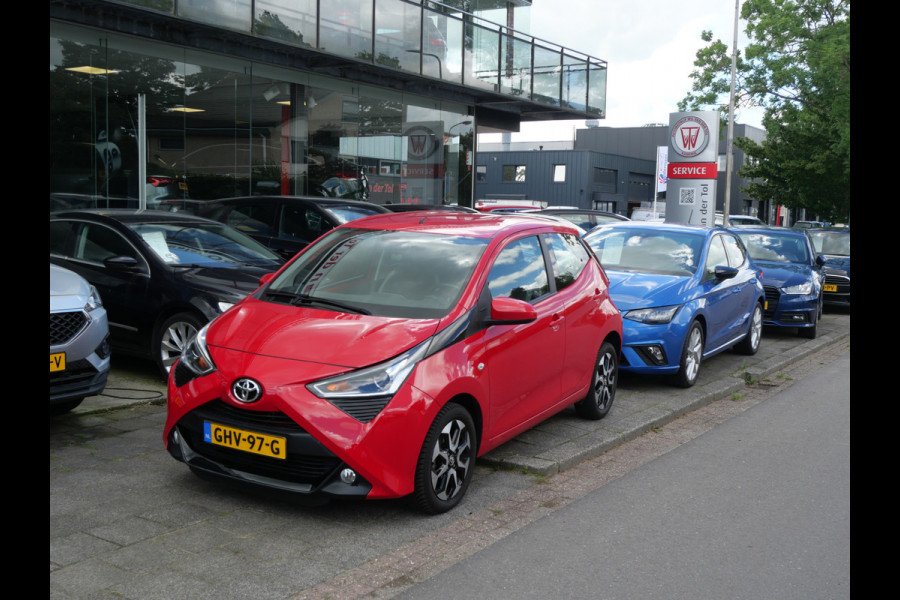Toyota Aygo 1.0 VVT-i X-PLAY | CAMERA | CARPLAY | NAVIGATIE | ALL-SEASON | APK 03-2027!!