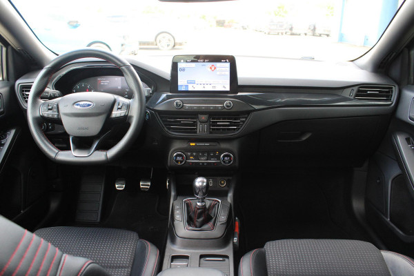 Ford Focus 1.5 EcoBoost ST Line Business 182 PK | Stoelverwarming | Panorama Dak | Bang & Olufsen Audio | 19'' Lichtmetalen Velgen | Cruise Control |