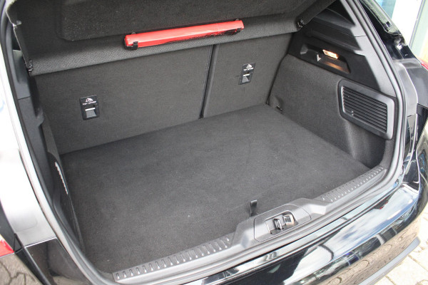 Ford Focus 1.5 EcoBoost ST Line Business 182 PK | Stoelverwarming | Panorama Dak | Bang & Olufsen Audio | 19'' Lichtmetalen Velgen | Cruise Control |