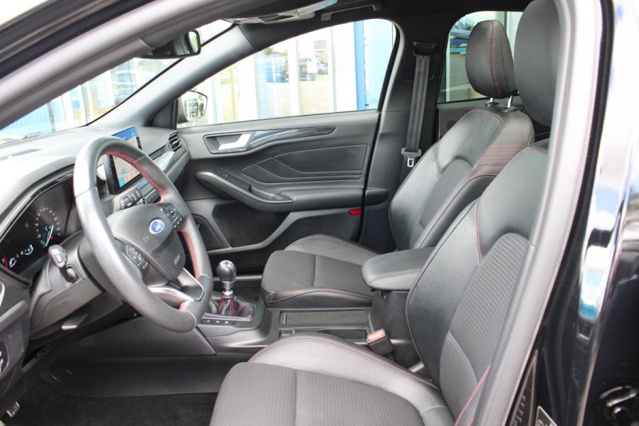 Ford Focus 1.5 EcoBoost ST Line Business 182 PK | Stoelverwarming | Panorama Dak | Bang & Olufsen Audio | 19'' Lichtmetalen Velgen | Cruise Control |