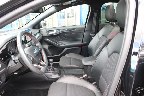 Ford Focus 1.5 EcoBoost ST Line Business 182 PK | Stoelverwarming | Panorama Dak | Bang & Olufsen Audio | 19'' Lichtmetalen Velgen | Cruise Control |