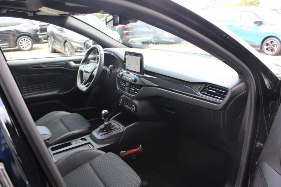 Ford Focus 1.5 EcoBoost ST Line Business 182 PK | Stoelverwarming | Panorama Dak | Bang & Olufsen Audio | 19'' Lichtmetalen Velgen | Cruise Control |