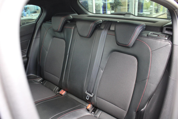 Ford Focus 1.5 EcoBoost ST Line Business 182 PK | Stoelverwarming | Panorama Dak | Bang & Olufsen Audio | 19'' Lichtmetalen Velgen | Cruise Control |
