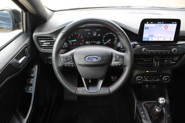 Ford Focus 1.5 EcoBoost ST Line Business 182 PK | Stoelverwarming | Panorama Dak | Bang & Olufsen Audio | 19'' Lichtmetalen Velgen | Cruise Control |