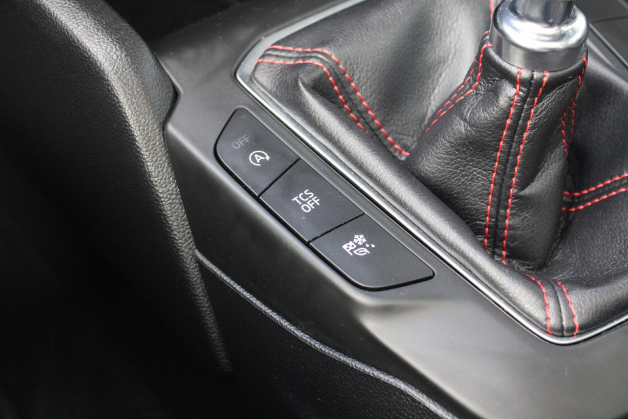 Ford Focus 1.5 EcoBoost ST Line Business 182 PK | Stoelverwarming | Panorama Dak | Bang & Olufsen Audio | 19'' Lichtmetalen Velgen | Cruise Control |
