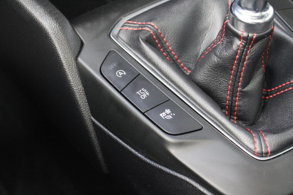 Ford Focus 1.5 EcoBoost ST Line Business 182 PK | Stoelverwarming | Panorama Dak | Bang & Olufsen Audio | 19'' Lichtmetalen Velgen | Cruise Control |