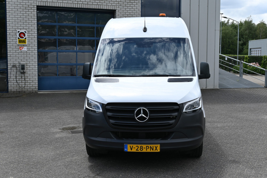 Mercedes-Benz Sprinter 317 CDI L2H2 3500 KG trekhaak, LED, Geveerde stoel