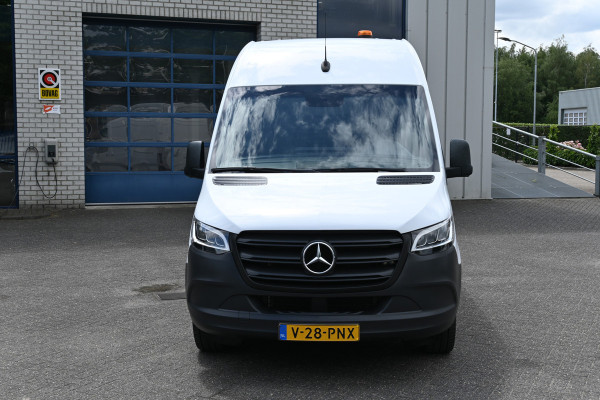 Mercedes-Benz Sprinter 317 CDI L2H2 3500 KG trekhaak, LED, Geveerde stoel