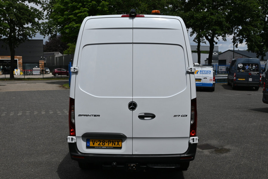 Mercedes-Benz Sprinter 317 CDI L2H2 3500 KG trekhaak, LED, Geveerde stoel