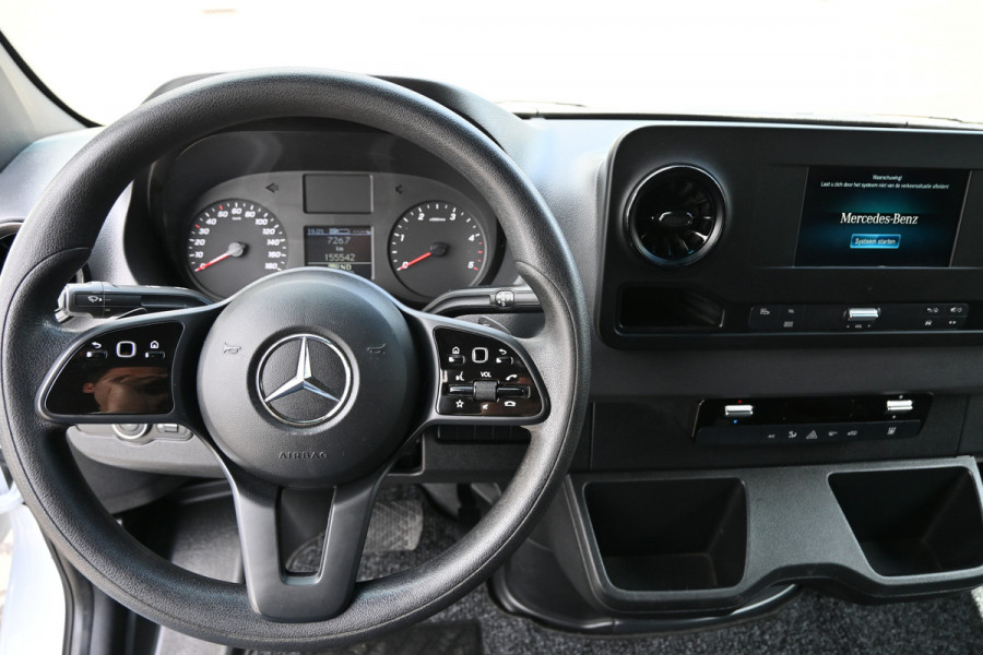 Mercedes-Benz Sprinter 317 CDI L2H2 3500 KG trekhaak, LED, Geveerde stoel