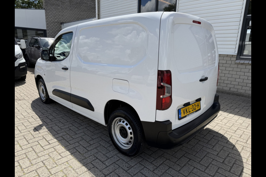 Peugeot Partner 1.2 PureTech Premium / vaste prijs rijklaar € 11.750 ex btw / lease vanaf € 198 / airco / cruise control / benzine grijs kenteken / pdc achter / raam in de schuifdeur