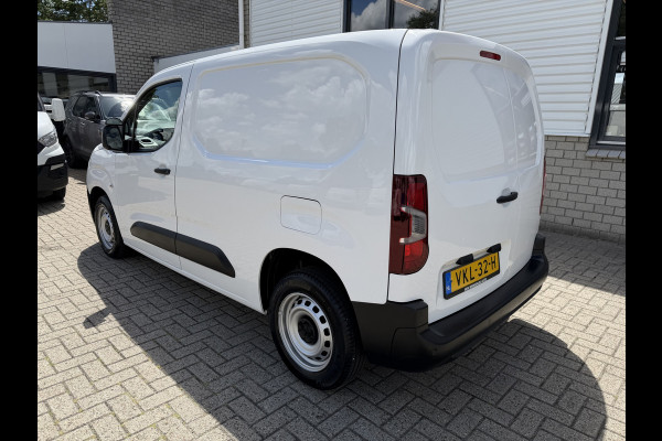 Peugeot Partner 1.2 PureTech Premium / vaste prijs rijklaar € 11.750 ex btw / lease vanaf € 198 / airco / cruise control / benzine grijs kenteken / pdc achter / raam in de schuifdeur