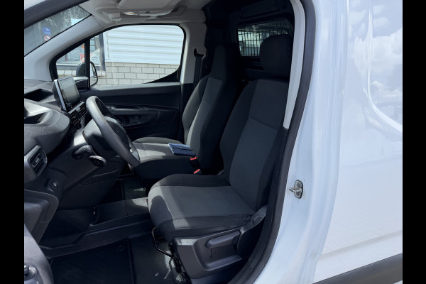 Peugeot Partner 1.2 PureTech Premium / vaste prijs rijklaar € 11.750 ex btw / lease vanaf € 198 / airco / cruise control / benzine grijs kenteken / pdc achter / raam in de schuifdeur