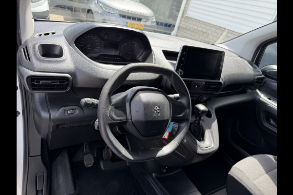 Peugeot Partner 1.2 PureTech Premium / vaste prijs rijklaar € 11.750 ex btw / lease vanaf € 198 / airco / cruise control / benzine grijs kenteken / pdc achter / raam in de schuifdeur