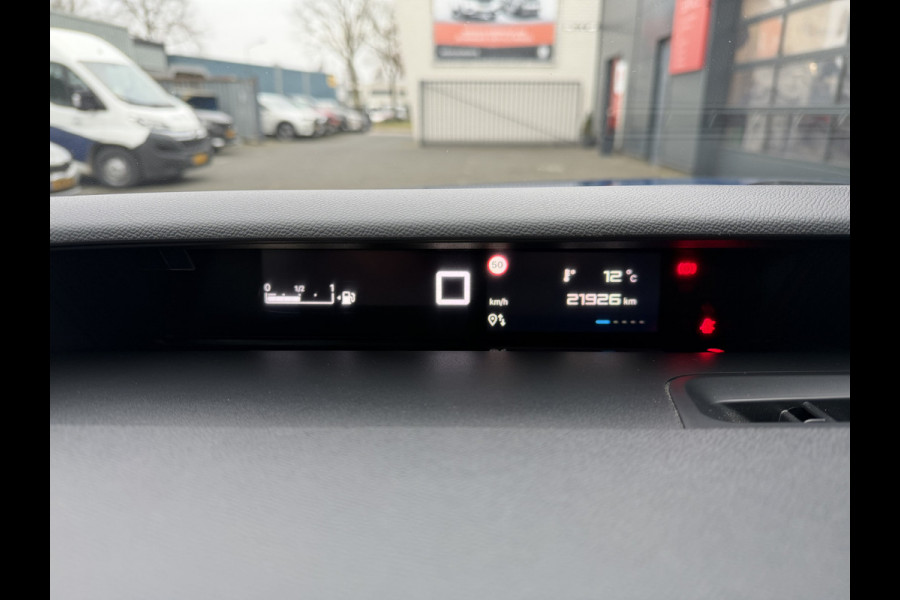 Citroën C3 100pk Max (Camera - LED - Automatische Airco - Navigatie - Apple Carplay - Draadloos laden - Lichtmetalen velgen 17" )