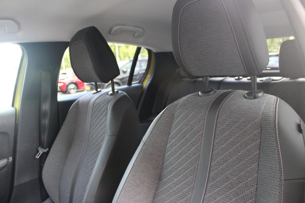 Peugeot 208 1.2 100PK ALLURE | PARKEERSENSOREN VOOR + ACHTER | DRAADLOZE APPLE CARPLAY/ANDROID AUTO | CRUISE CONTROL | DAB+ RADIO | CLIMATE CONTROL | LED KOPLAMPEN | LICHTMETALEN VELGEN 16" |