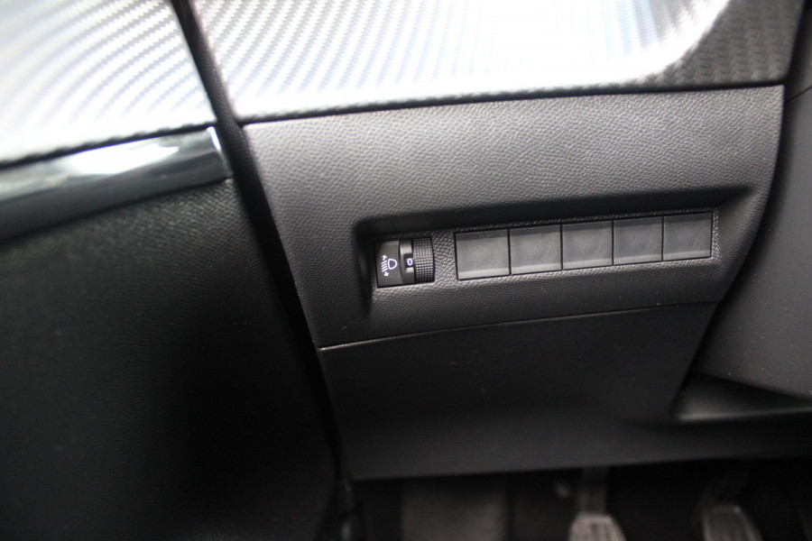 Peugeot 208 1.2 100PK ALLURE | PARKEERSENSOREN VOOR + ACHTER | DRAADLOZE APPLE CARPLAY/ANDROID AUTO | CRUISE CONTROL | DAB+ RADIO | CLIMATE CONTROL | LED KOPLAMPEN | LICHTMETALEN VELGEN 16" |