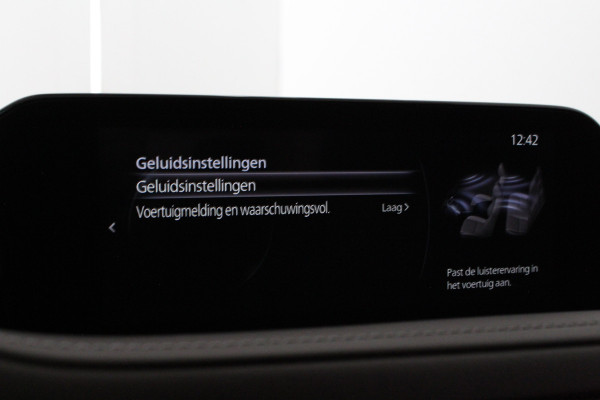 Mazda CX-30 2.0 e-SkyActiv-X M Hybrid Luxury > 186pk/Trekhaak/Crystal Red Soul/Bose/Leer/Memory...