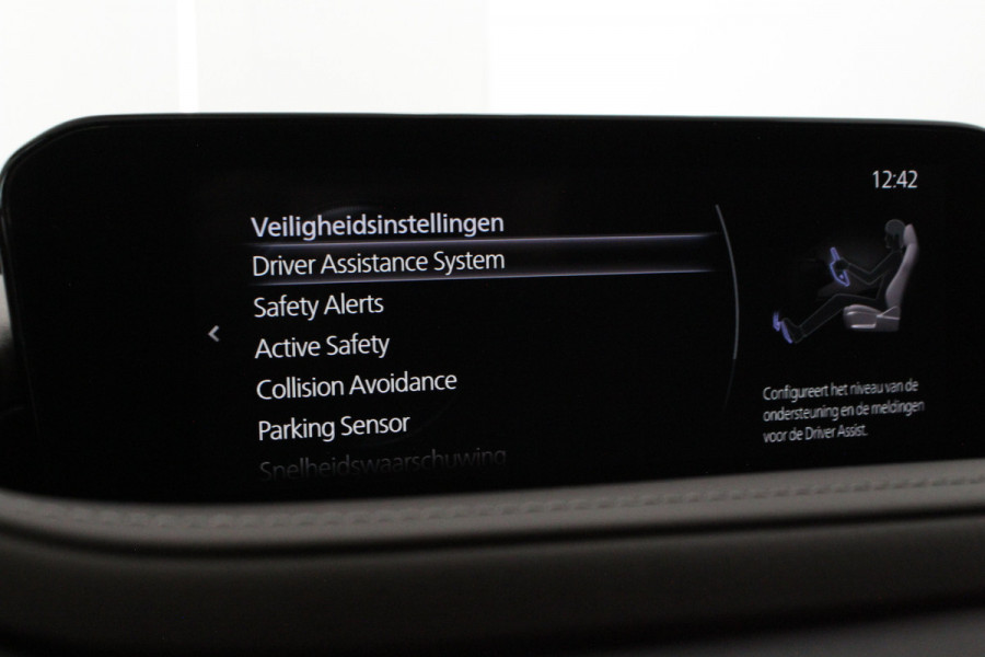 Mazda CX-30 2.0 e-SkyActiv-X M Hybrid Luxury > 186pk/Trekhaak/Crystal Red Soul/Bose/Leer/Memory...