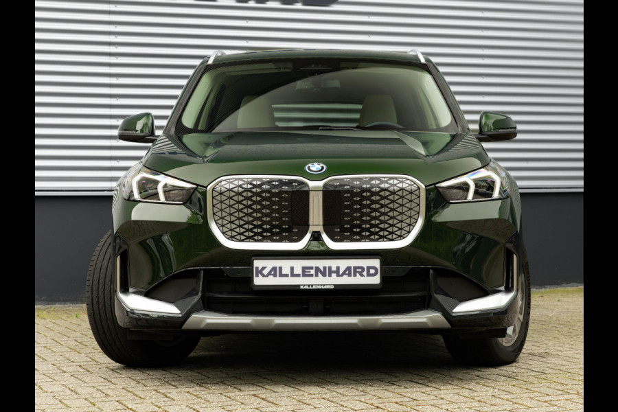 BMW iX1 eDrive20 xLine - Sportstoelen - ACC - Head-up - Parking Assist Plus