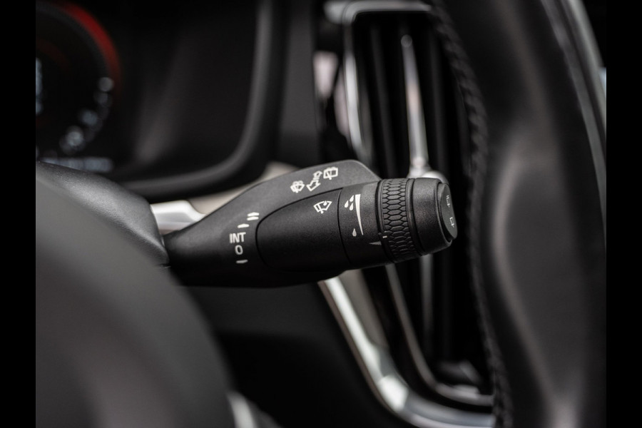 Volvo V60 2.0 T8 390PK Recharge AWD Inscription | SOH 100% | Pano | H/K Sound | Cam | Trekhaak
