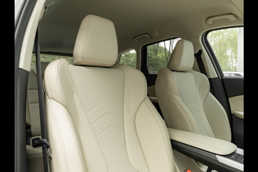 BMW iX1 eDrive20 xLine - Sportstoelen - ACC - Head-up - Parking Assist Plus
