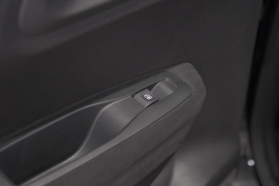Renault Kadjar TCe 160 EDC Black Edition | BOSE Audio | Adaptieve Cruise Control | Camera | Dodehoekdetectie