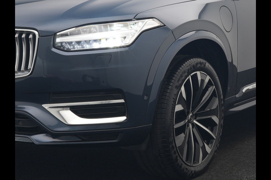 Volvo XC90 T8 Recharge AWD Ultimate Bright 7 Persoons LONG RANGE PHEV 455pk Dealer O.H. | Trekhaak Af Fabriek | Panodak | Head Up | Adaptive Cruise | 360 Camera | Bowers & Wilkins | Lederen Sportstoelen Massage & Memory & Ventilatie | Google Assistent | Stoelen & Stuur Verwarmd  | Keyless | Blis | Plug In Hybrid |