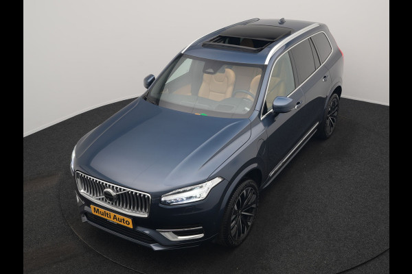 Volvo XC90 T8 Recharge AWD Ultimate Bright 7 Persoons LONG RANGE PHEV 455pk Dealer O.H. | Trekhaak Af Fabriek | Panodak | Head Up | Adaptive Cruise | 360 Camera | Bowers & Wilkins | Lederen Sportstoelen Massage & Memory & Ventilatie | Google Assistent | Stoelen & Stuur Verwarmd  | Keyless | Blis | Plug In Hybrid |