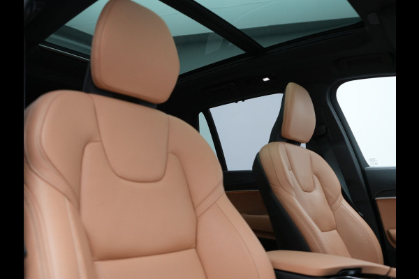 Volvo XC90 T8 Recharge AWD Ultimate Bright 7 Persoons LONG RANGE PHEV 455pk Dealer O.H. | Trekhaak Af Fabriek | Panodak | Head Up | Adaptive Cruise | 360 Camera | Bowers & Wilkins | Lederen Sportstoelen Massage & Memory & Ventilatie | Google Assistent | Stoelen & Stuur Verwarmd  | Keyless | Blis | Plug In Hybrid |